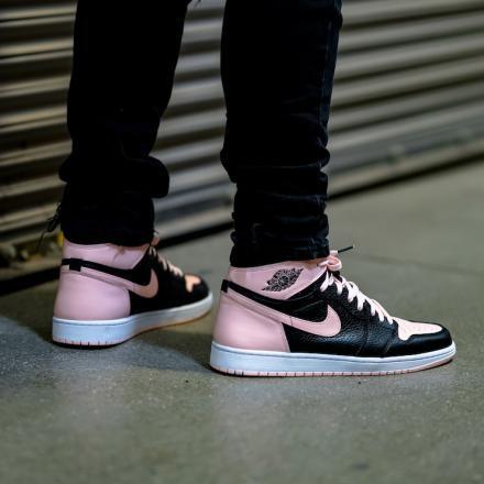 エアジョーダン1 クリムゾン ティントNIKE AIR JORDAN 1 RETRO HIGH OG CRIMSON TINT - VICTORIA SNKRS