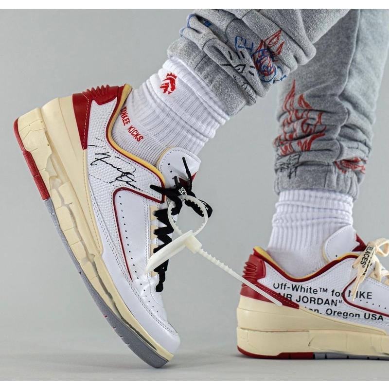オフホワイト×ナイキ エアジョーダン2 ホワイト アンド バーシティレッド Off-White×Nike Air Jordan 2 Low White and Varsity Red - VICTORIA SNKRS