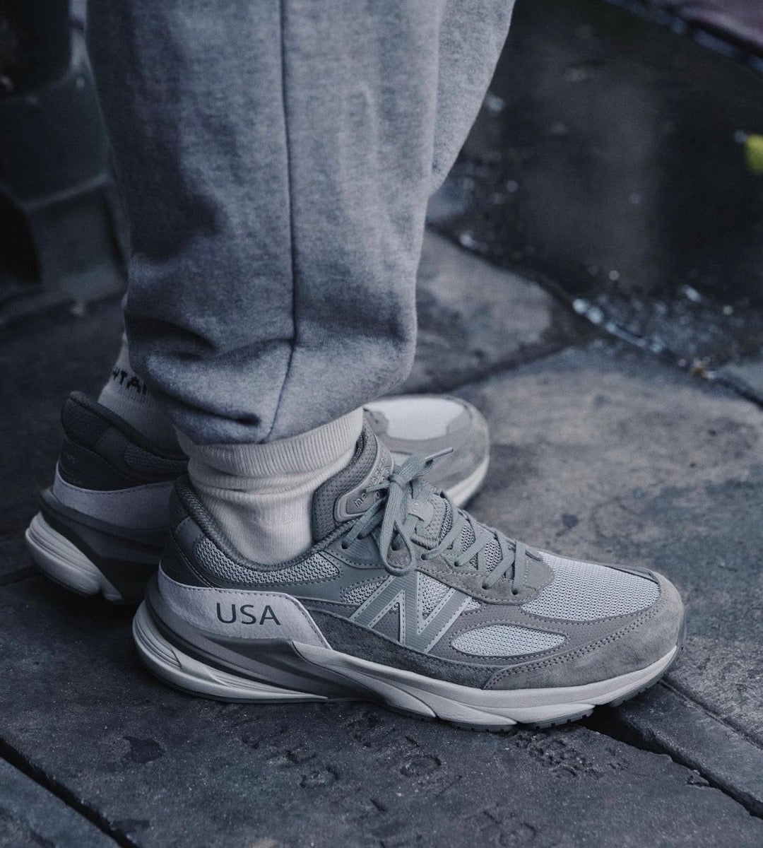 ダブルタップス × ニューバランス 990V6 グレー WTAPS × New Balance 990V6 Gray - VICTORIA SNKRS