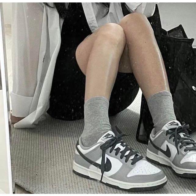 ナイキ ウィメンズ ダンク ロー ホワイト ライトスモークグレー Nike WMNS Dunk Low White Light Smoke Grey - VICTORIA SNKRS