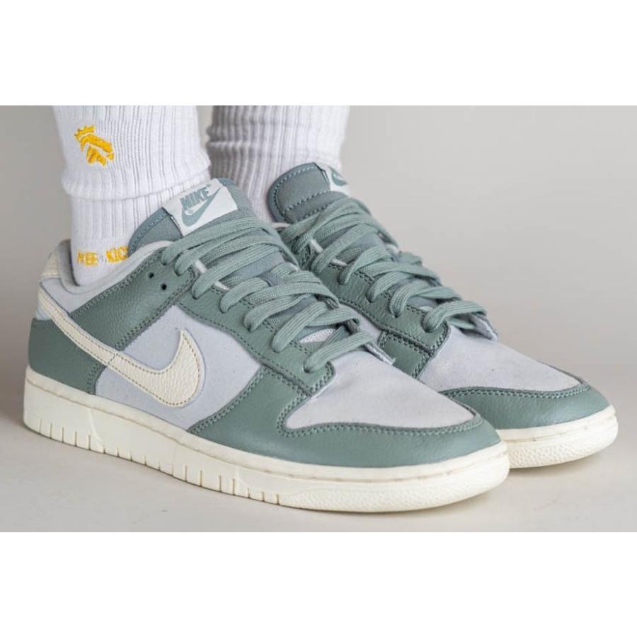 ナイキ ダンク ロー PRM マイカ グリーン Nike Dunk Low PRM Mica Green - VICTORIA SNKRS