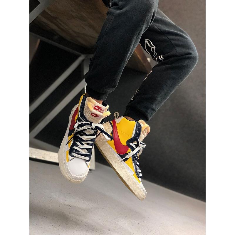 サカイ × ナイキ ブレーザーミッド SACAI NIKEBLAZER MID - VICTORIA SNKRS