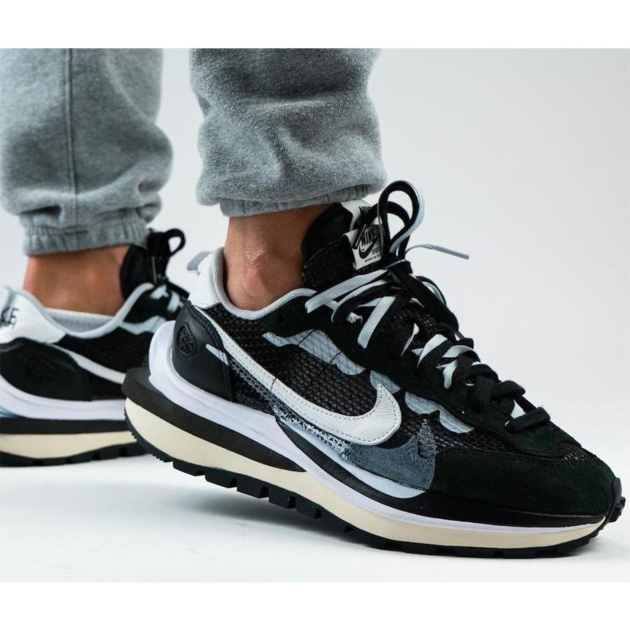 サカイ×ナイキ ヴェイパー ワッフル ブラックアンドホワイト SACAI×NIKE VAPOR WAFFLE BLACK AND WHITE - VICTORIA SNKRS