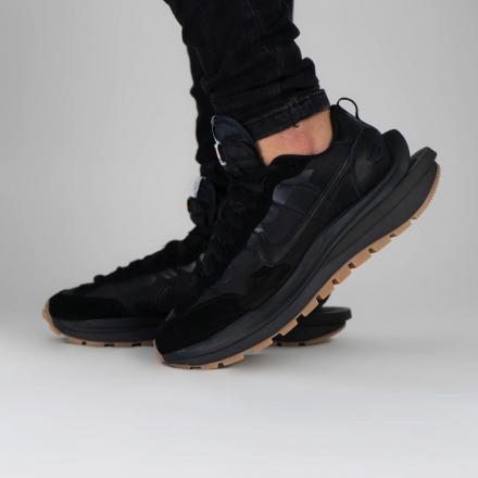 サカイ×ナイキ ヴェイパー ワッフル ブラックガム sacai×Nike Vapor Waffle Black Gum - VICTORIA SNKRS
