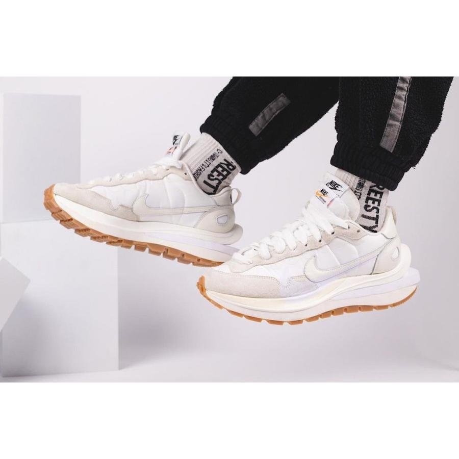 サカイ×ナイキ ヴェイパー ワッフル ホワイトガム sacai×Nike Vapor Waffle White Gum - VICTORIA SNKRS
