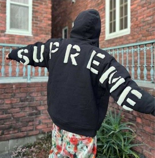 Supreme Faux Fur Lined Zip Up Hooded Sweatshirt Black シュプリーム フェイ クファー ライド ジップ アップ フーディー スウェットシャツ ブラック - VICTORIA SNKRS