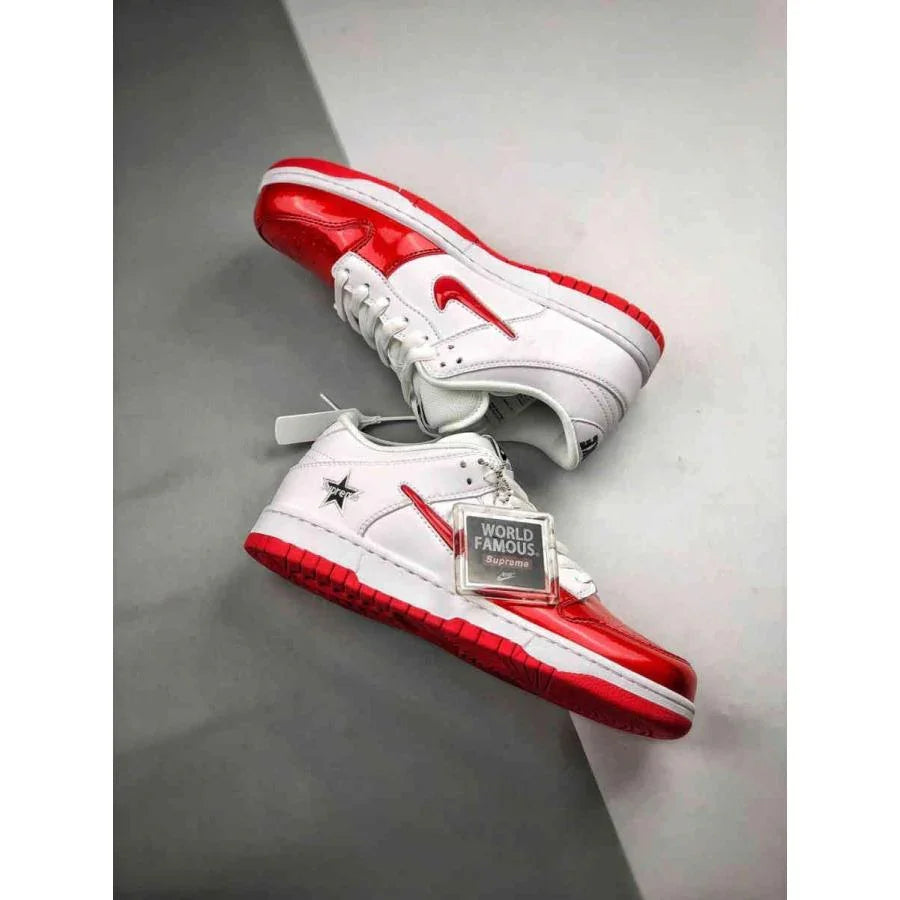 シュプリーム × ナイキ ダンク ロー SUPREME×NIKE DUNK LOW ナイキ - 鑑定済レアスニーカー通販 Victoria SNKRS