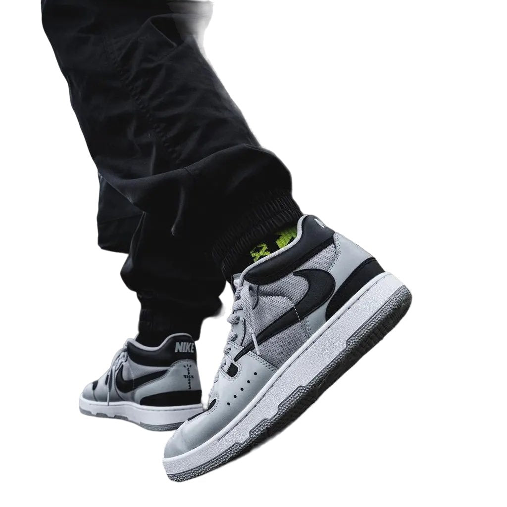 Travis Scott Cactus Jack × Nike Attack (Mac Attack) Light Smoke Grey トラヴィス・スコット カクタスジャック × ナイキ アタック (マックアタック) ライトスモークグレー - VICTORIA SNKRS