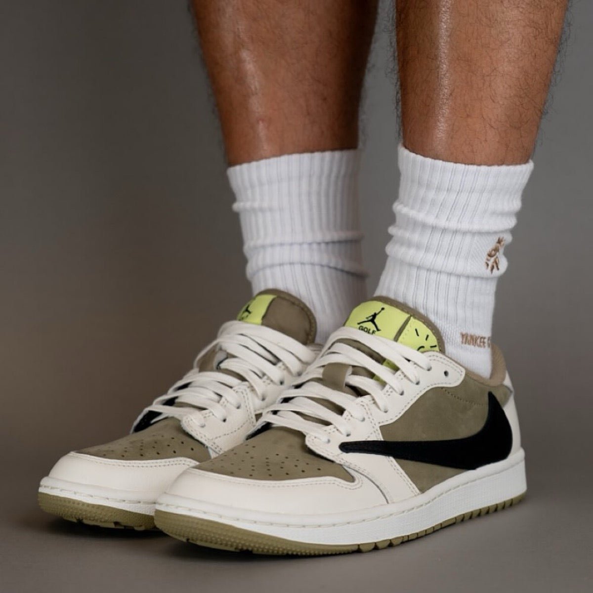 TRAVIS SCOTT × NIKE AJ1 LOW GOLF \