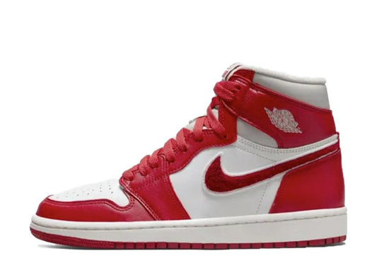 ウィメンズ エアジョーダン1 ハイ OG バーシティレッド Nike WMNS Air Jordan 1 High OG Varsity Red - VICTORIA SNKRS