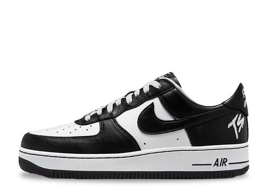 テラー スクワッド × ナイキ エアフォース1 ロー QS ブラックアウト Terror Squad × Nike Air Force 1 Low QS Blackout - VICTORIA SNKRS