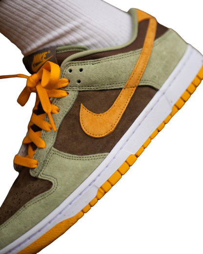 Nike Dunk Low SE Dusty Olive ナイキ ダンク ロー SE ダスティオリーブ - VICTORIA SNKRS