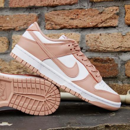 ウィメンズ ダンク ロー ローズ ウィスパー Nike WMNS Dunk Low Rose Whisper - VICTORIA SNKRS