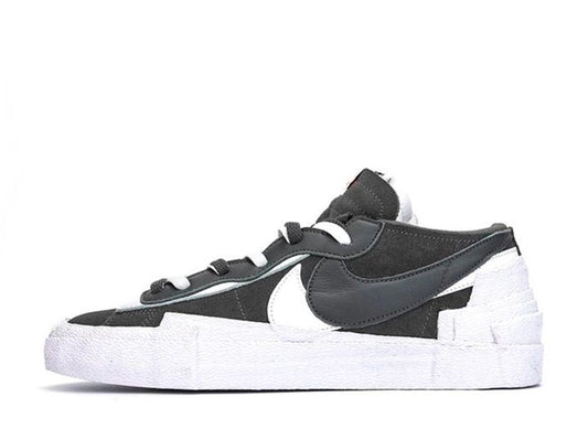 サカイ×ナイキ ブレーザー ロー アイアン グレー SACAI×NIKE BLAZER LOW IRON GREY - VICTORIA SNKRS